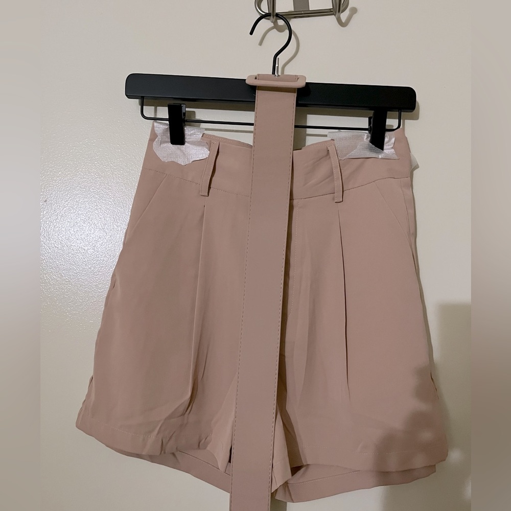 Top and short beige set, belt included